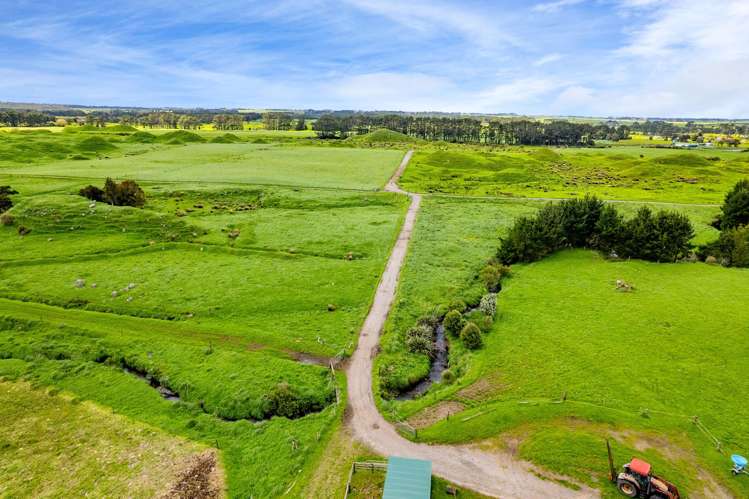 1055 Waiteika Road Opunake_18