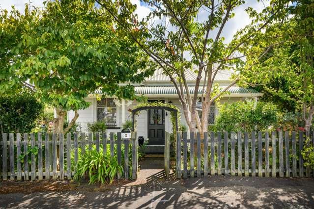 Enchanting 2-Bedroom Cottage