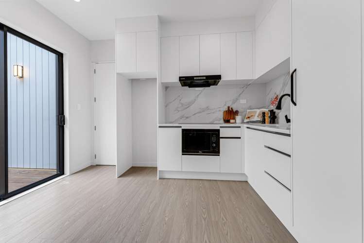 12 Greenstead Close Flat Bush_27