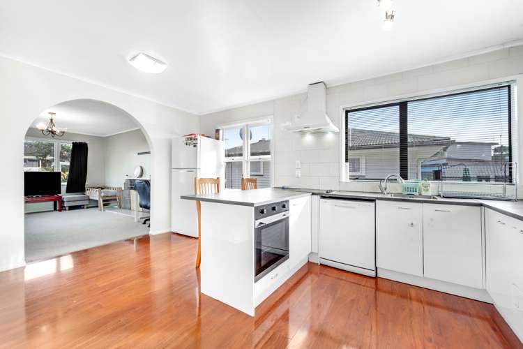 6 Tindall Crescent Otara_9