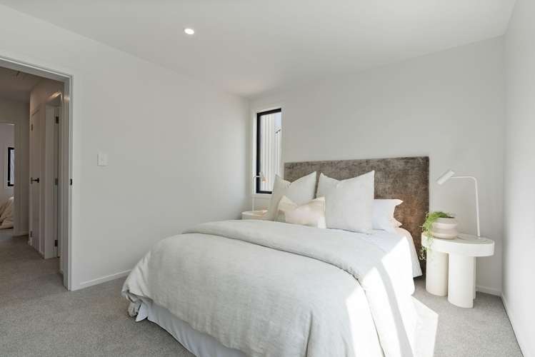 2/161 Onepu Road Lyall Bay_12