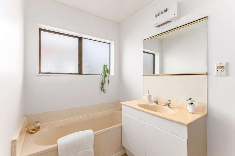 48A Oxford Street Tawa_8