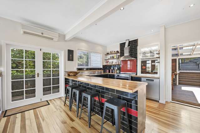 123 Tauhinu Road Miramar_1