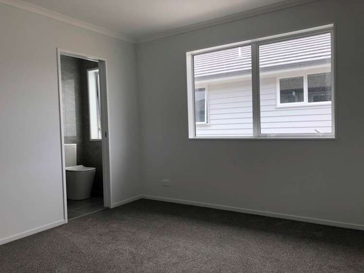 36 Koropa Road Flat Bush_11