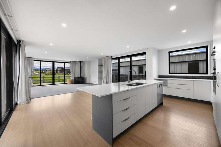 148 Burdon Loop Lake Hawea_14