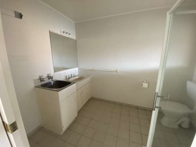 4/151 Kitchener Road Pukekohe_4