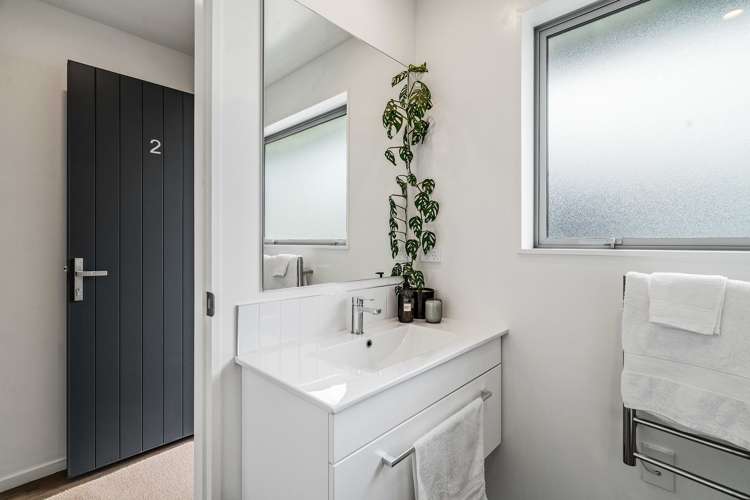 2/3 Nyoli Street Northcote_10