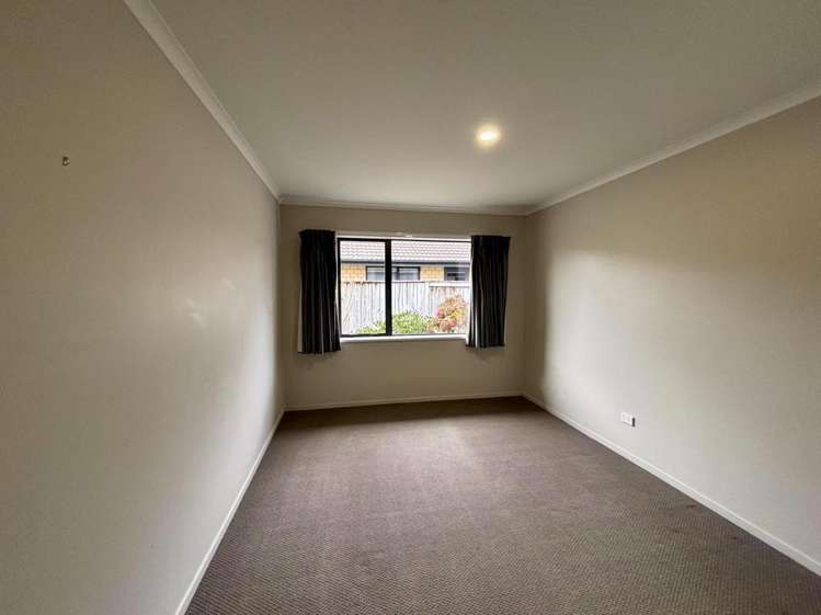 16 Somerton Drive Huntington_19