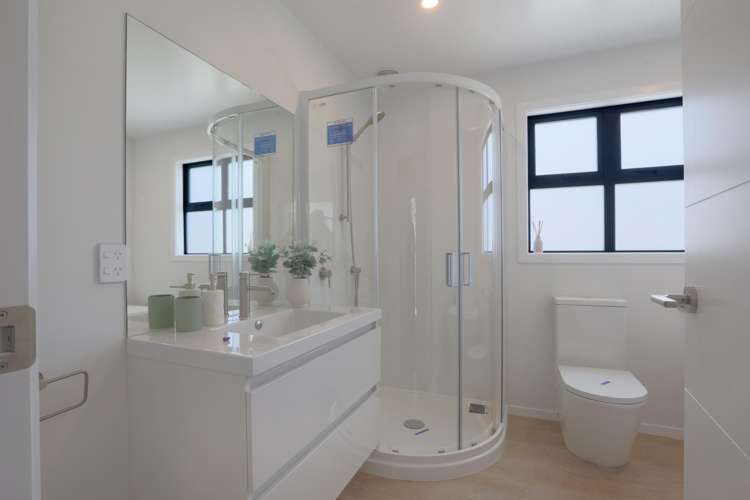 105 Main Road Wainuiomata_12