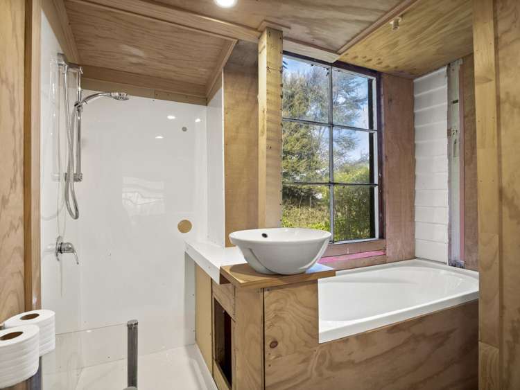 3 Peace Street Taieri Mouth_10