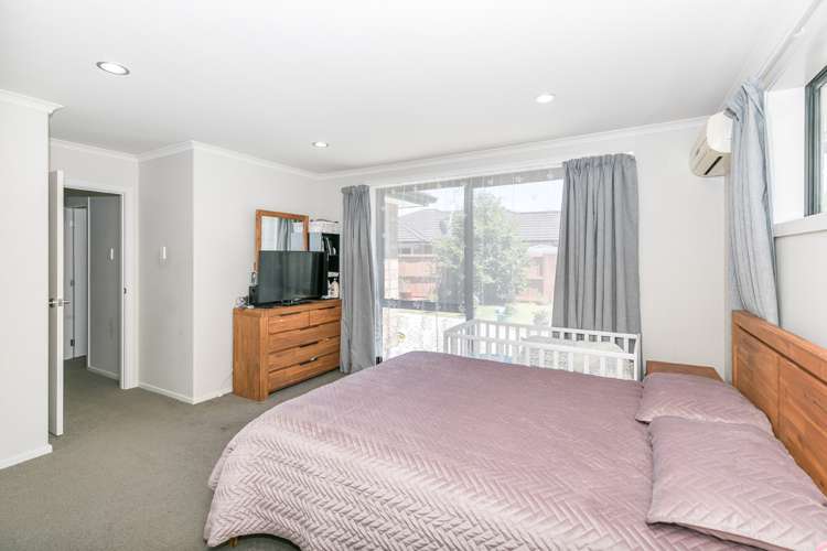 11 Cabourne Drive Glenview_7