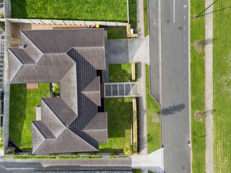 4 Jennian Avenue Rototuna North_1