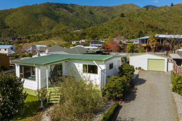 72 Moana View Road Waikawa_1