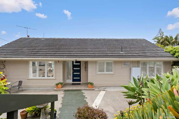 133 Glengarry Road Glen Eden_14