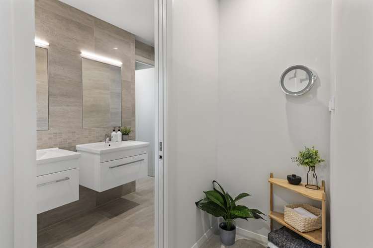 30 Broadwater Close Pyes Pa_20