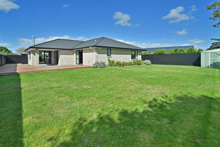 22 Read Crescent Clive_16