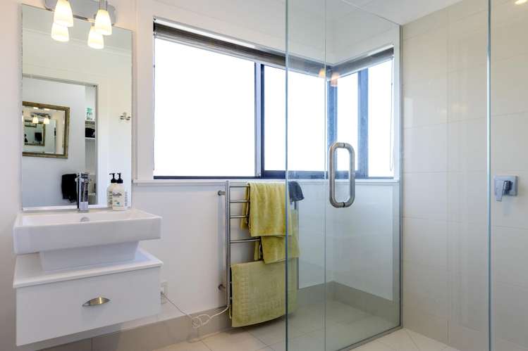 20 Pukenamu Road Rainbow Point_23