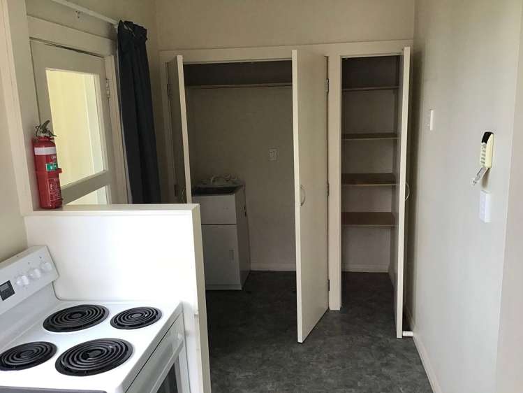 2/99 Shamrock Street Takaro_3