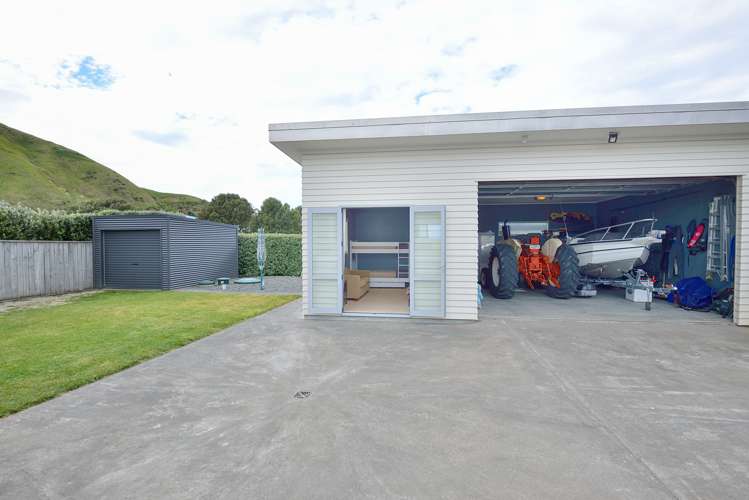 215 Newcastle Street Mahia_14