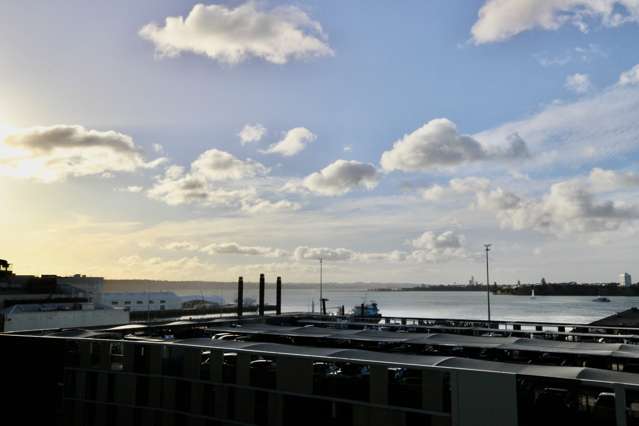 Scene  One/2 Beach Road 10015_2