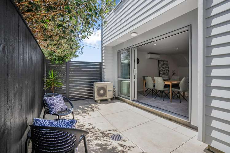 10 Lucern Lane Petone_8