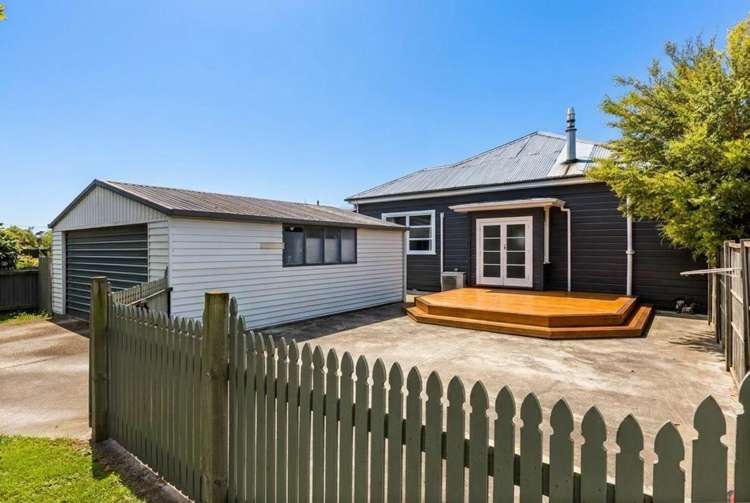 1200 Caroline Road Mayfair_13
