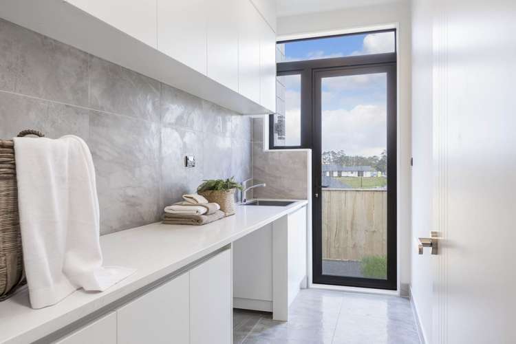 6 Canoe Lane Riverhead_14