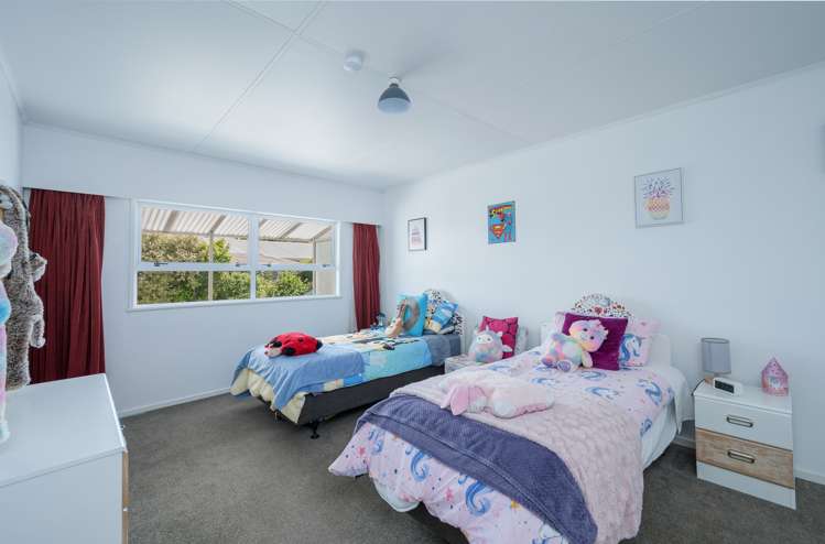 2/7 Dryden Street Stoke_5