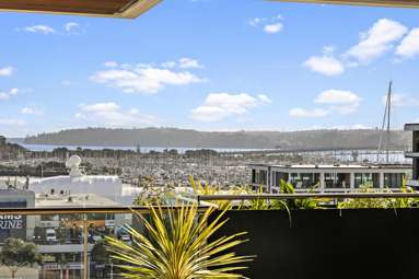 806/141 Pakenham Street West_4