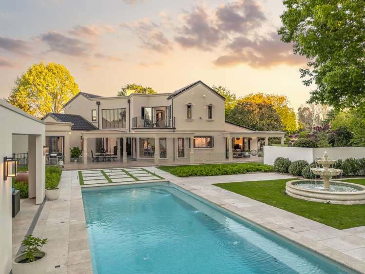 203 Athlone Drive Cambridge_23