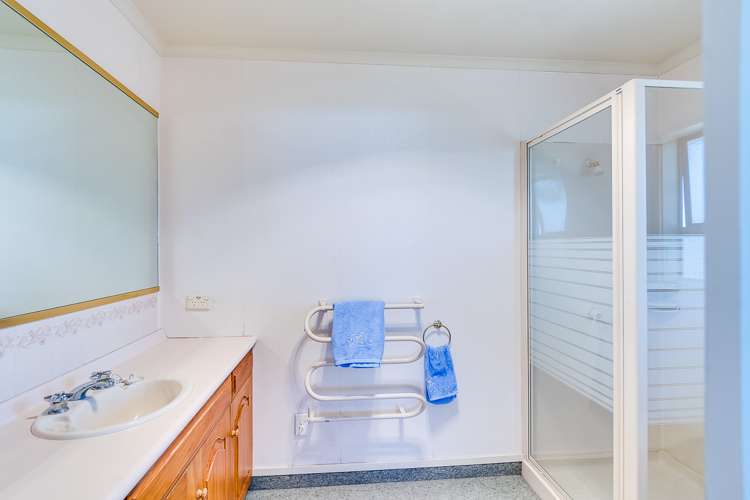 10 Knightsbridge Place Taradale_11