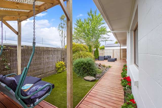 Price Reduced - Vendor Ready to Move!