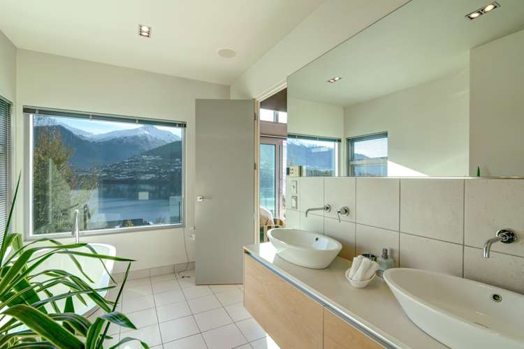 618 Peninsula Road Kelvin Heights_9