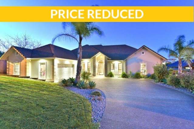 Luxurious 4 bedroom large home in Orewa