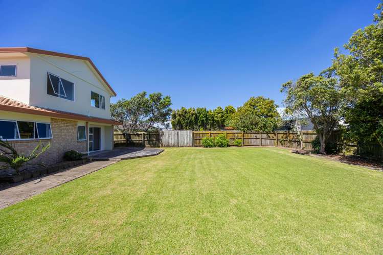 83 Alec Craig Way Gulf Harbour_31