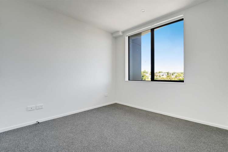 101/3 Rauemi Way Te Atatu South_6