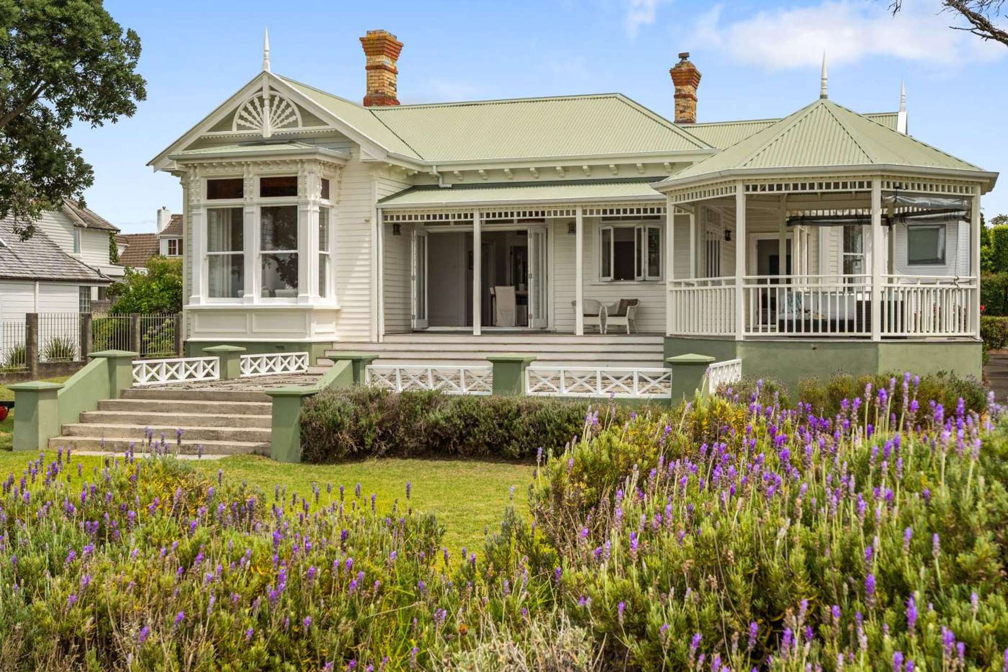Beachfront villa bought for £20,000 hits the market after 59 years in one family