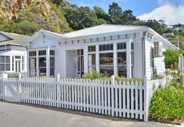 6 Pinelands Avenue Seatoun_1