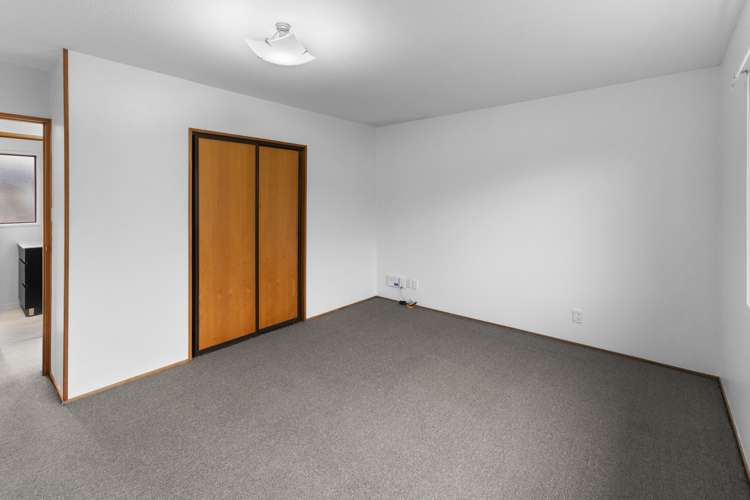 2/517 Hereford Street Linwood_5