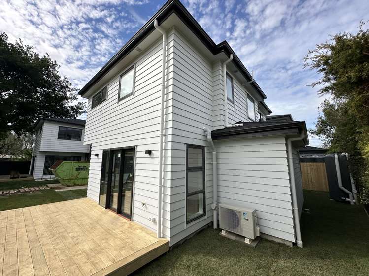 2/33A Edmund Hillary Avenue Papakura_3