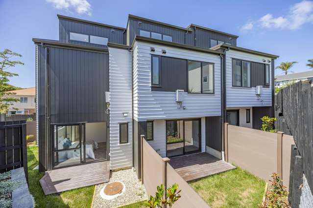 New Freehold Homes in Oteha - 17B & 17E