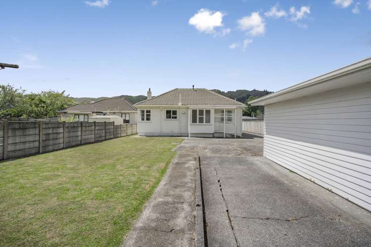 52 Dover Road Wainuiomata_16