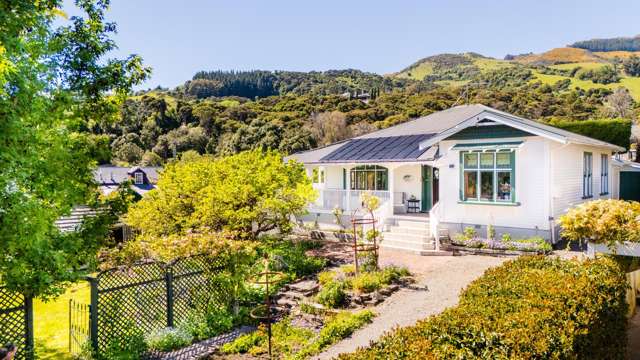 Timeless elegance in a coveted Akaroa setting