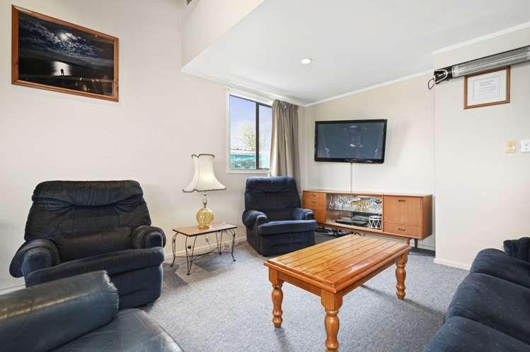 34 Pacific Drive Southbridge_10