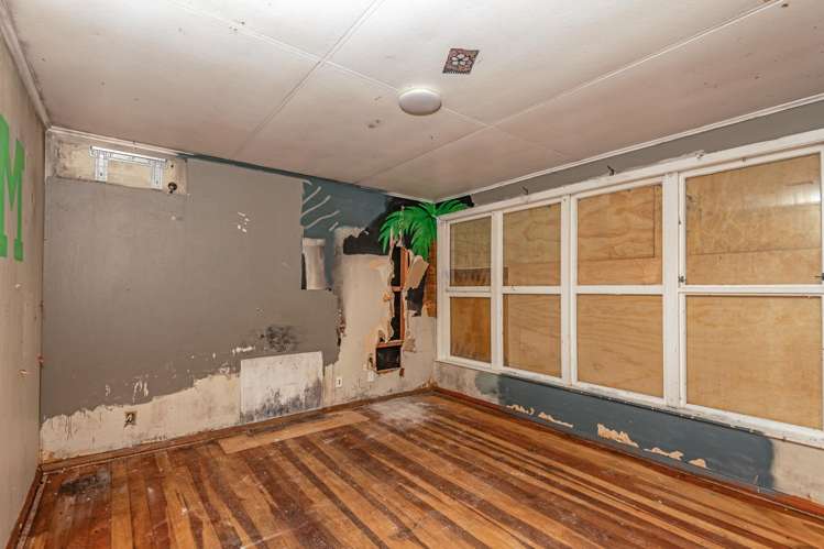 23 and 25 Stephens Crescent Highbury_6