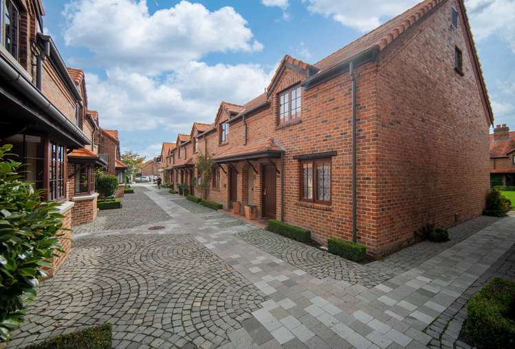 10/24 Quiet Woman Way Monaco_11