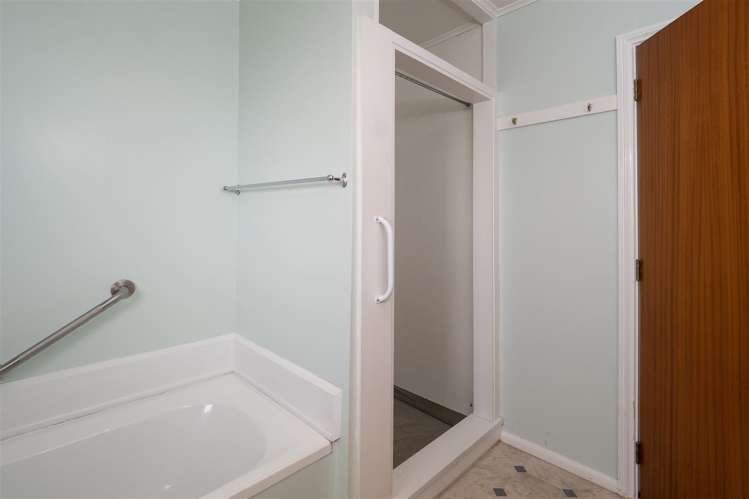 87 Creek Road Allenton_10