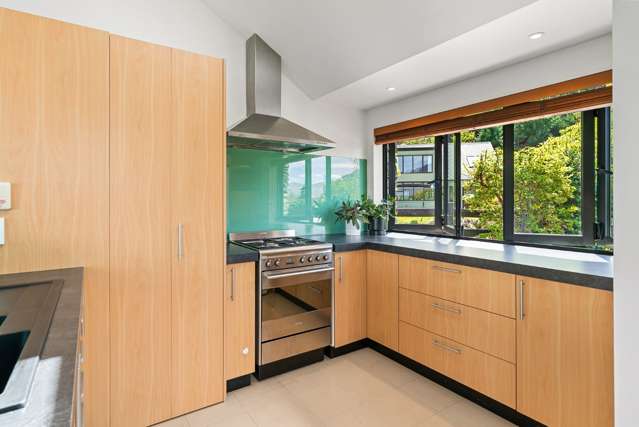 8 Goldleaf Hill Queenstown_3