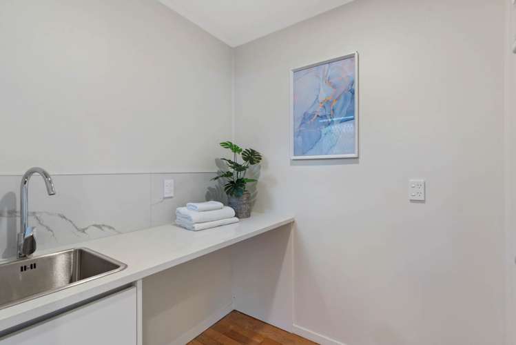 8 Holt Avenue Torbay_14