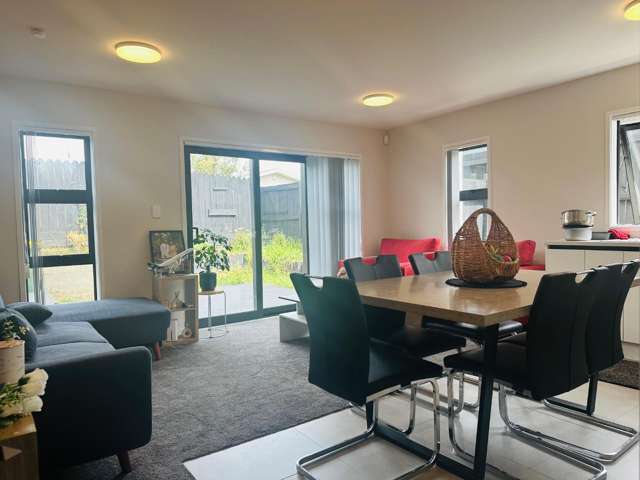 Modern 2-Bedroom Apartment in the Heart of Mount Wellington